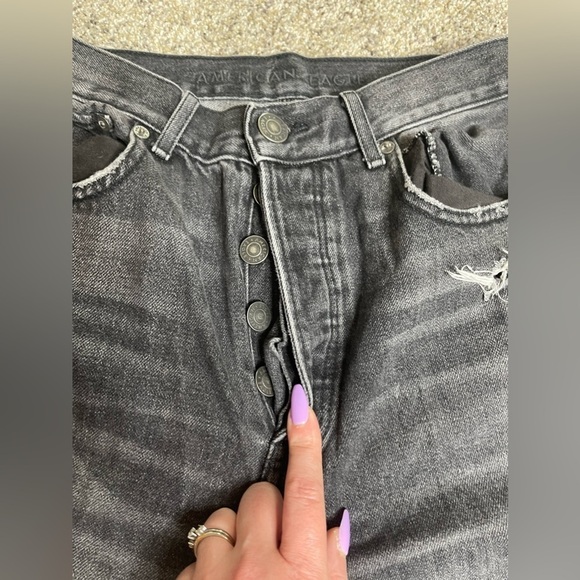 American Eagle Outfitters Women's Jeans Button Fly Black Denim Size 8 Distressed - Picture 5 of 6
